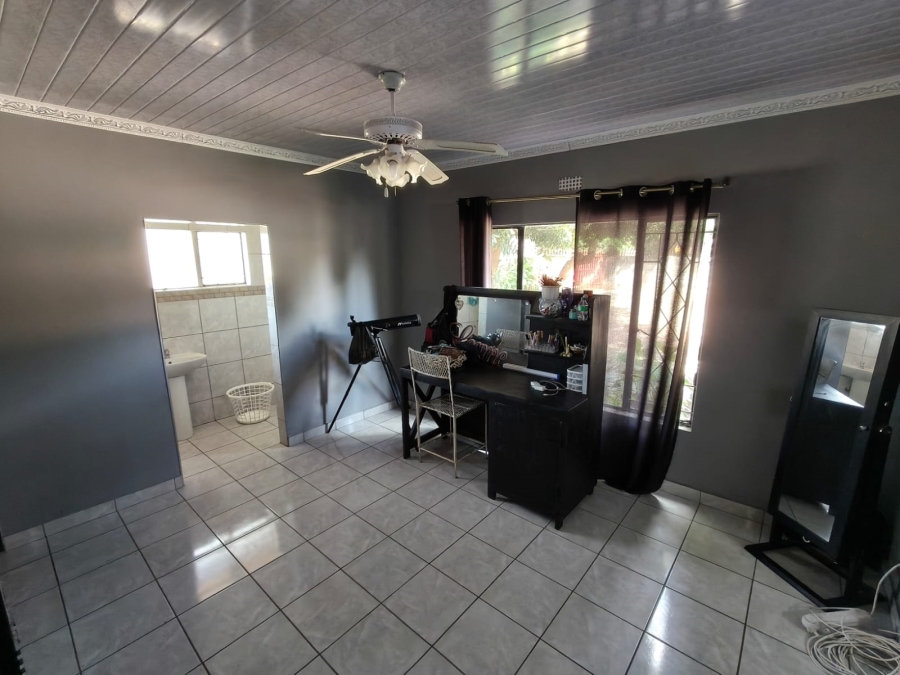 3 Bedroom Property for Sale in Rustenburg Central North West